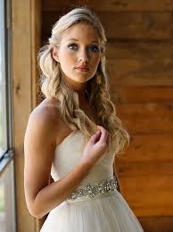 Which is the best wedding hairstyle for long hair? 22 Country Chic Wedding Hairstyles For Long Hair