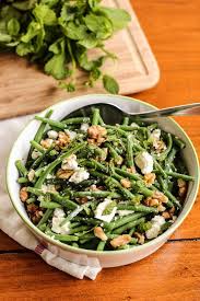 Salade De Haricots Verts A La Feta Menthe Et Noix Clementine Cuisine Salade Haricot Salade Haricots Verts Recettes De Cuisine