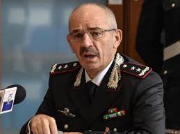 Chi è Pasquale Angelosanto, a capo della task force contro l'antisemitismo.  L'ex generale che ha dato la caccia ai boss, da Messina Denaro a Carmine  Alfieri