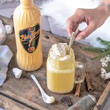Eggnog Rezept Fur Cremigen Eierpunsch Mit Eierlikor Rezept Eierpunsch Rezept Eggnog Rezept Punsch Rezept