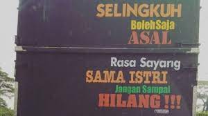 Tulisan di bak truk pantura; 10 Tulisan Truk Pantura Kocak Ini Bisa Kamu Nikmati Selama Mudik