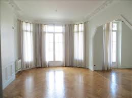 A proximité des commerces, écoles, transports (bus, métro ligne 2, tramway), dans immeuble haussmannien, appartement type 3 de 90m², rénové, avec balconnets, classé monument. Biens A Vendre Appartement Marseille 08 13008 Prix 630 000 Agence Immobiliere Marseille Appartement Et Maison