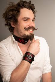 Puños de cuero BDSM incisión brazos