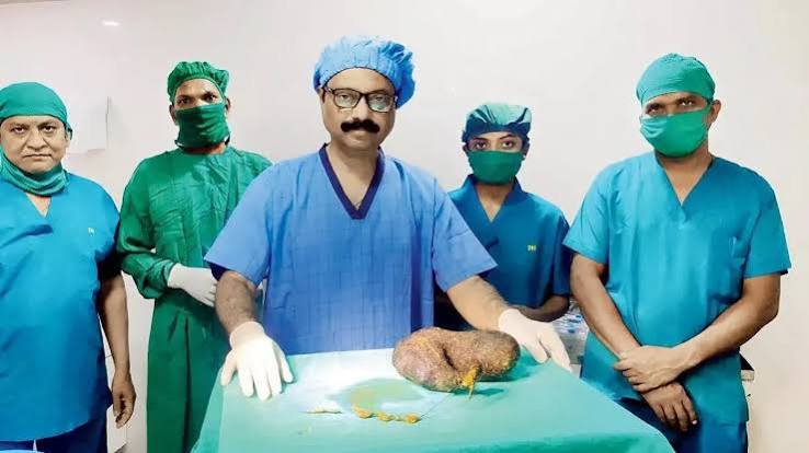 Maharashtra: 13 साल की बच्‍ची के पेट से निकला 1.2 किग्रा वजनी बालों का गुच्‍छा, रिपोर्ट में चौंकानेवाला खुलासा - About one and a half kilo hairball removed from 13 year old girl in ...