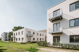 Auf einem rund 5.400 quadratmeter großen areal an der lichtenberger sewanstraße hat die howoge ein quartier errichtet, das die klimaschutzziele der bundesregierung bereits heute übererfüllt und gleichzeitig sozialen wohnraum bietet. Johannisgarten Howoge