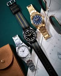 We're excited to bring you an exclusive interview with lorier founders, lauren and lorenzo ortega, to discuss their latest release, the hyperion gmt. Lorier Watches Beitrage Facebook