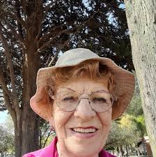 La famosa mostró cómo fue su salida de sábado tras recibir el alta y en la  espera de su bebé que está internado en neo. La publicación fue criticada.