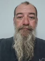 22yrs old compared to 52 yrs old Time is not kind 🤣🤣