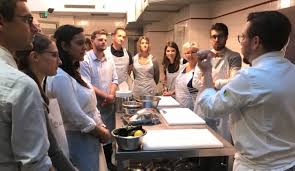 50 000 Cours De Cuisine Sont Donnes Par An A Paris Food Sens