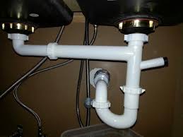 I would install the dishwasher tee on the right sink. Dishwasher Only Drains Manually
