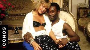 Durante el confinamiento, xuxa escribió memorias. El Loco Amor Entre Xuxa Y Pele Youtube