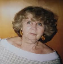 Debra Raper's Instagram, Twitter & Facebook