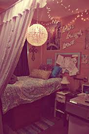 Hopeful Wandering How To Create A Cute Dorm Room Look Cool Dorm Rooms Dorm Room Pictures Cute Dorm Rooms