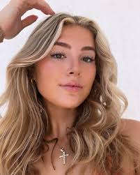 Brooke Greeley's Instagram, Twitter & Facebook