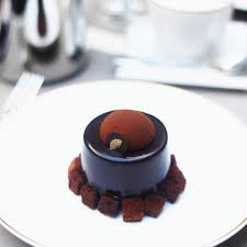 Le Mandarin Mousse Au Chocolat Noir Creme Vanille Et Differentes Textures De Chocolat Il Y A Quelques Jours J Ai Ete Invitee A Best Appetizers Food Desserts