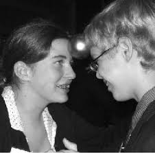 Etiquette keeps heads together