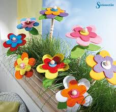 Blumenstecker Zum Auffadeln Einfach Und Schnell Zum Bluhen Gebracht Blumen Basteln Basteln Fruhling Kinder Basteln Fruhling Sommer