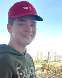 Vicki Bowden's Instagram, Twitter & Facebook