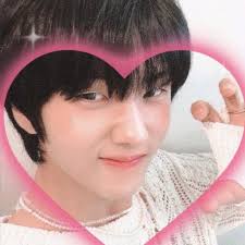 does any of you have a kpop song as their ringtone? i have love119 by riize  💜