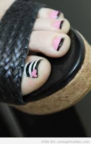No dejes de usar estos diseños de uñas para pies facil y lleva en tus pies lo último de la moda en pedicura con lindas decoraciones para toda ocasión. Ideas De Decoracion De Unas De Los Pies Que Adoraras Unas Pintadas