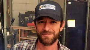 Check spelling or type a new query. Riverdale Dice Addio A Luke Perry Muore Il Suo Personaggio Fred Andrews Tgcom24