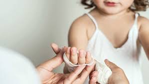 Selepas lima saat, kembali ke kedudukan normal. Trigger Finger Pada Anak Pure Premium Care