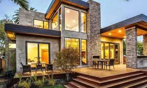 Jika anda menginginkan agar cahaya yang masuk tidak terlalu banyak, tambahkan aksen kayu di permukaan kacanya. 20 Desain Jendela Rumah Minimalis 2018