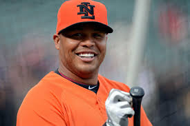 Andruw Jones re-signs with Rakuten Golden Eagles in Japan