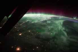 Download distance and length unit converter our powerful software utility that helps you make easy conversion between more than 2,100 various units of measure in more than 70 categories. While Orbiting 216 Nautical Miles 400 Km Above Earth Astronauts And Cosmonauts Had This View Of Aurora Borealis Above Canada 4928 X 3280 Spaceporn
