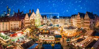Aufwändige und kreative standdekorationen, die kulissen von römerberg und paulsplatz und der riesige weihnachtsbaum lassen den frankfurter. Weihnachtsmarkt Auf Dem Romer In Frankfurt As A Ca