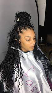 Thisnin The Style Of Box Braids With The Curly Hair On The Ends Of The Braids As Well Braidedhairstyl Weave Hairstyles Box Braids Hairstyles Braids With Weave