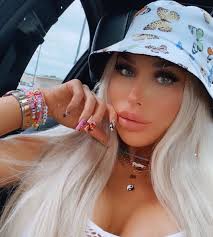 Cute new 🦋 bucket hats went down