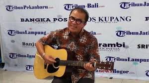 Chord gitar tidak dijual untuk orang yang belum dewasa. Chord Kunci Gitar Dan Lirik Lagu Hidup Terkekang Tantowi Yahya Hidup Bagaikan Seekor Burung Tribun Solo