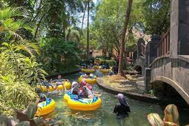 Harga tiket masuk owabong waterpark di bulan april 2021 ini masih sangat terjangkau yaitu rp 25.000 untuk weekday dan rp 35.000 untuk weekend. Waterboom Lippo Cikarang Harga Tiket Masuk Spot Terbaru 2021