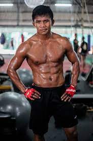 ประวัติส่วนตัว บัวขาว บัญชาเมฆ (buakaw banchamek) รุ่นน้ำหนัก จูเนียร์มิดเดิลเวท น้ำหนัก 154 ปอนด์ (70 กก.) (154lbs or 70kg.) à¸– à¸‡à¸ à¸šà¹€à¸‚ à¸²à¸­ à¸­à¸™ à¹€à¸¡ à¸­ à¸š à¸§à¸‚à¸²à¸§ à¸š à¸à¸Šà¸²à¹€à¸¡à¸† à¸• à¸­à¸‡à¸Šà¸à¸ à¸šà¸ªà¸²à¸§à¸ªà¸§à¸¢à¸„à¸™à¸™