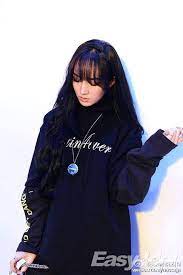 meng jia missajia weibo update 谢谢 easy音乐世界让我任性的自由搭配衣服和首饰 期待成品出来请你们k给我乖的等着 顺便啰嗦一句 天冷了给我乖乖的多穿点不要像我要了风度不要温度