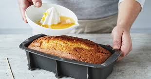 Nehmen sie einen kuchenteller und stürzen sie den kuchen kopfüber auf den teller. Pin Auf Backen