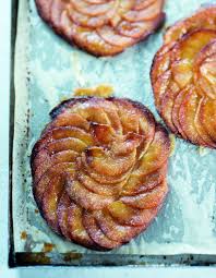 Tartes Fines Aux Pommes Par Guy Savoy Recette Tarte Fine Aux Pommes Recette Tarte Aux Pommes Alimentation