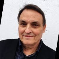 100+ "Valiquette" profiles