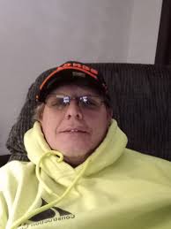 Are there Cincinnati Reds fans 60+ years old?