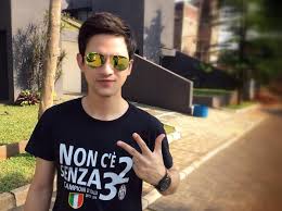 Profil pemain sinetron lucky perdana, suami veronica perdana disebut telah selingkuh dengan lidi terlepas dari hal tersebut, lucky perdana dikenal sebagai aktor sinetron yang telah menjajal dunia. Lucky Perdana On Twitter Buon Giorno Forza Super Juventus Campioni D Italia 2014 Http T Co Iqtpv7rsgr