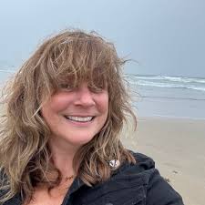 Beautiful Bed set Includes Head/ Footboard Matress/ Frame 2 nightstands and  dresser or best offer