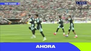 Los arqueros argentinos salieron a calentar en la previa del amistoso ante Islandia