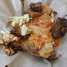 Yang selalu melancong ke sana, mesti rindu masakan indonesia seperti ayam gepuk. Ayam Gepuk Pak Gembus Restoran