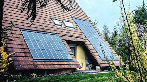 L Energie Solaire Et Photovoltaique Pour Le Particulier Par Emmanuel Riolet L Autonomie Par Les Livres En 2020 Panneau Solaire Solaire Thermique Energie Solaire