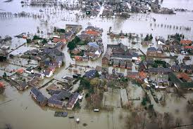 De overstroming bij cindy op vakantie in limburg (foto: 24 Jaar Na Maasoverstroming Is Hoogwaterbescherming Een Feit Consortium Grensmaas