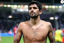 €500th.* jan 19, 1981 in buenos aires, argentina. Lucho Gonzalez Lors Du Match De L Om Chez Le Tfc Le 15 Octobre 2011 Purepeople