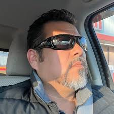 Who can install a small L-shaped mulch flower bed in Conroe?