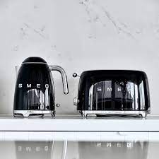 Discover the smeg collection now and turn cooking into a whole new experience! Smeg Australia On Instagram Add Artistry To Every Day With Smeg S Award Winning Kettle And Toaster Availab Kettle And Toaster Beautiful Houses Interior Smeg