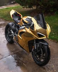 Black And Gold Motorcycle Wrap Rymgoul Absolutely Loving This New Wrap Ducati Ducatipanigale Panigalev4 Panigale V4 Ducaticanada Regr Ducati Moto Bike Sports Bikes Motorcycles